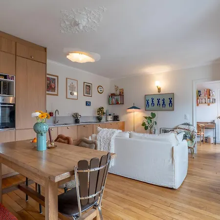 Charming 1br Floor In Montmartre With Elevator * Paříž