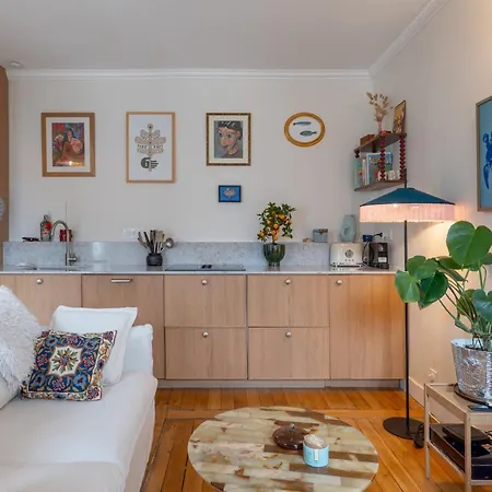 Charming 1br Floor In Montmartre With Elevator Paris