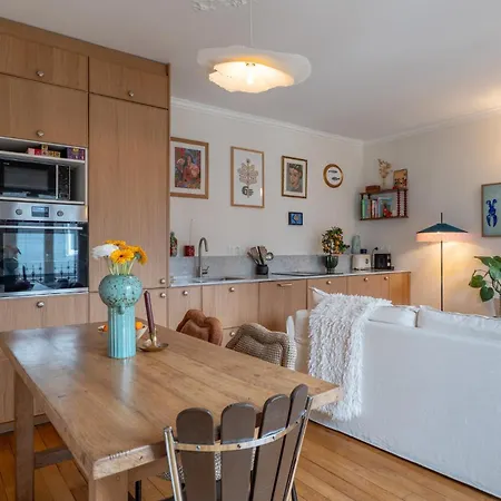 Charming 1br Floor In Montmartre With Elevator * Paříž