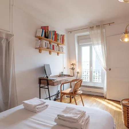 Charming 1br Floor In Montmartre With Elevator Paříž