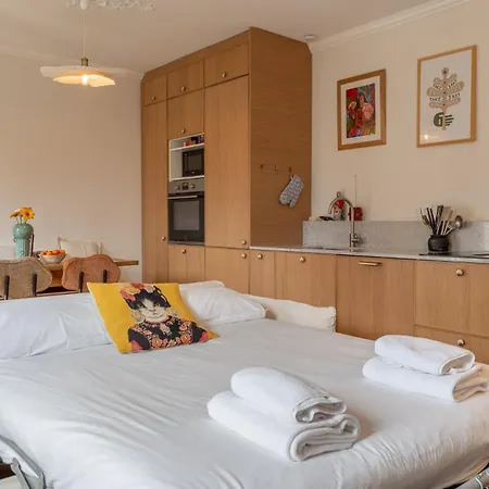 Lägenhet Charming 1br Floor In Montmartre With Elevator Paris